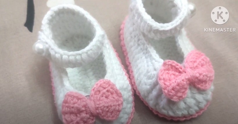 Crochet Baby Booties For 0-6 Months