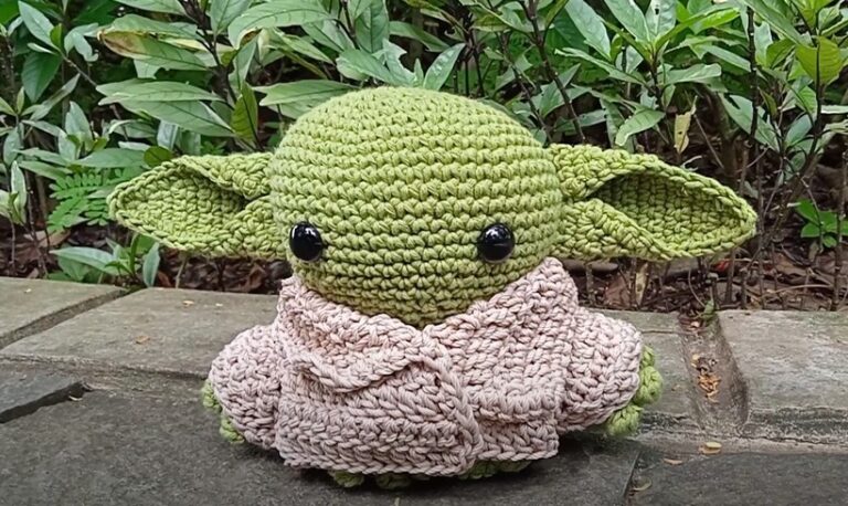 14 Free Crochet Baby Yoda Patterns For Star War Lovers