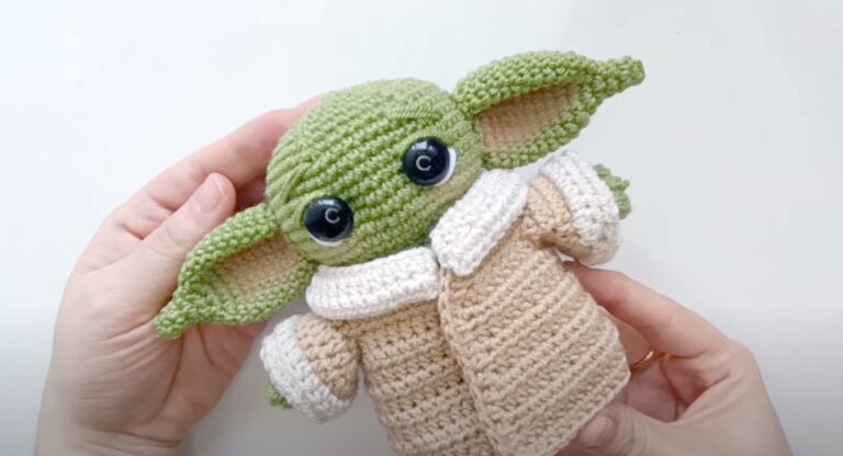 10 Cutest Crochet Baby Yoda Patterns & Tutorials For Beginners