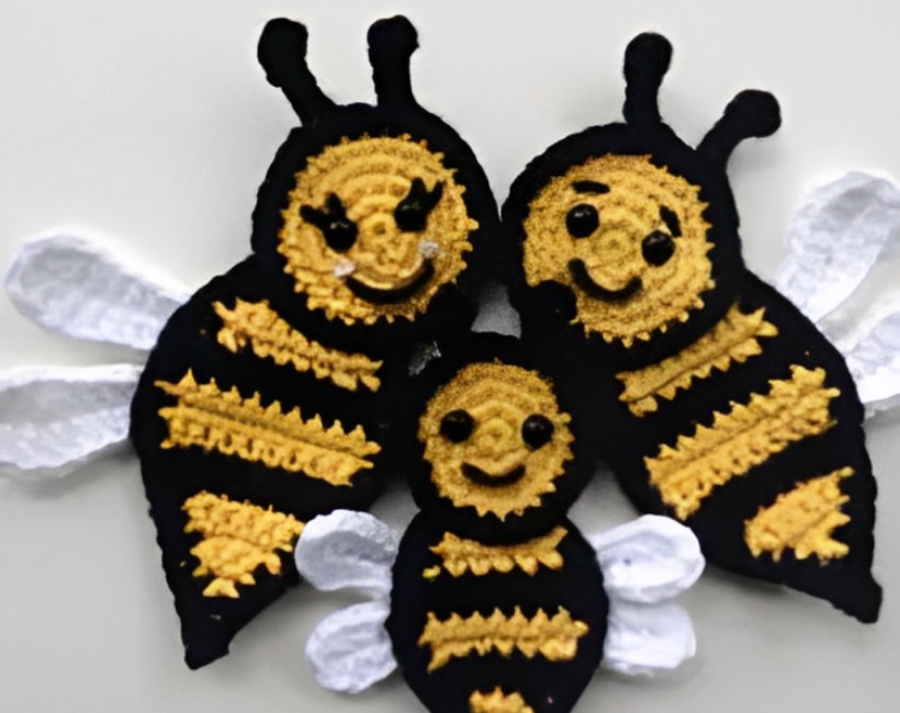 Crochet Bee Applique
