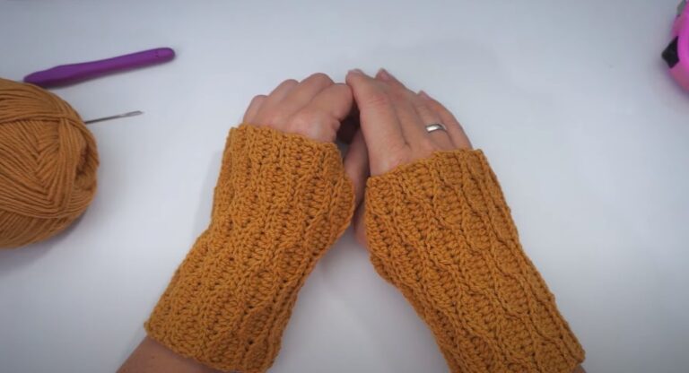 16 Free Crochet Fingerless Gloves Patterns & Guides For Novices!