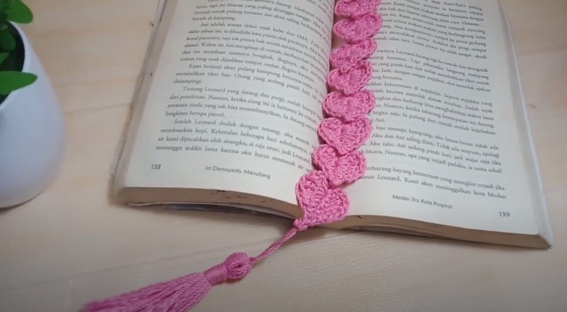 Crochet Heart Bookmark With Tassel
