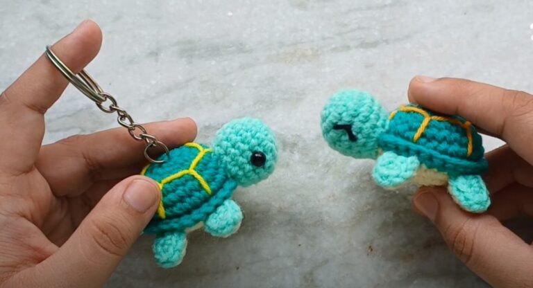 16 Easy Crochet Keychain Patterns To Accessorize Anything!
