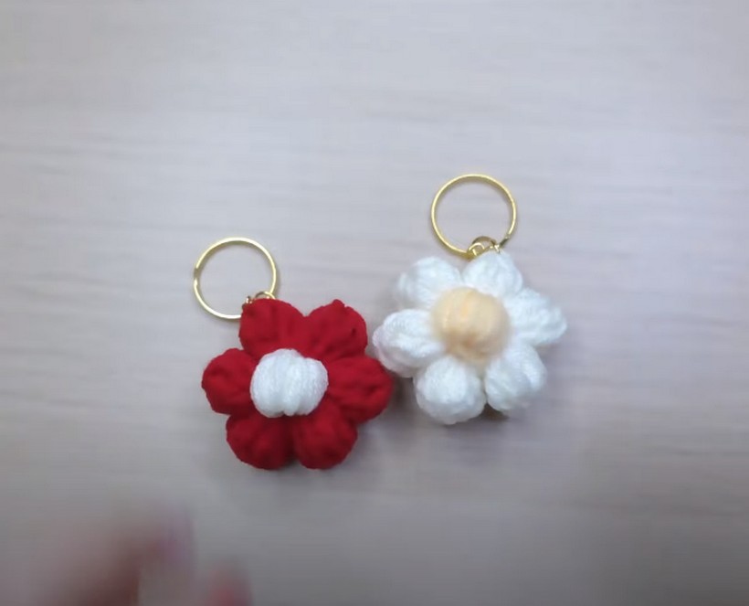 Crochet Puff Flower Keychain