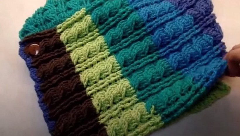 Easy Crochet Cowl Scarf