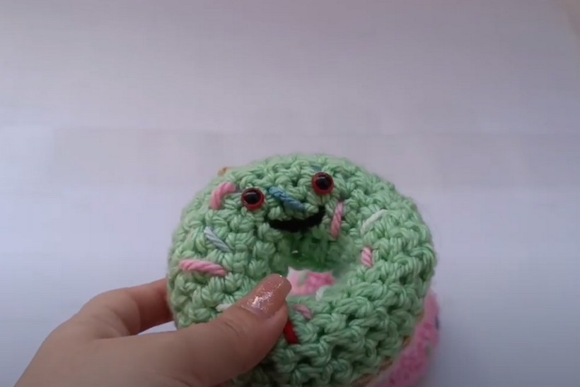 Easy Crochet Cute Donut