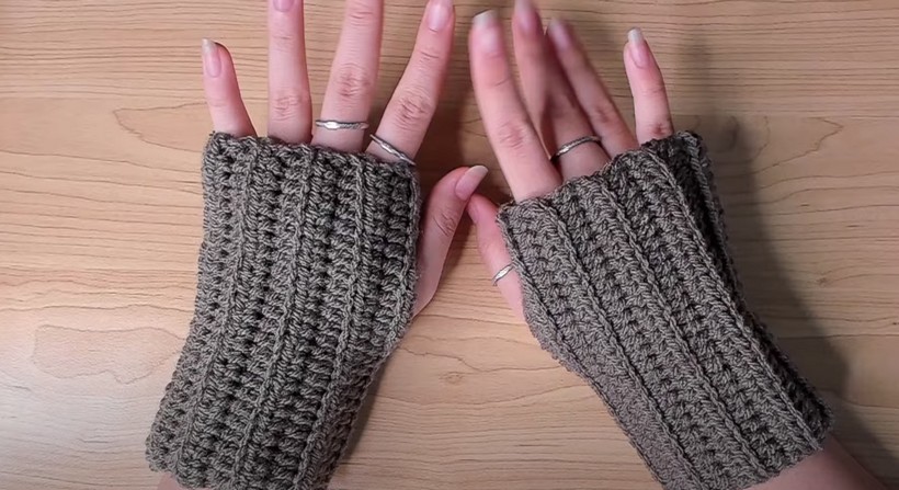 Easy Crochet Fingerless Gloves