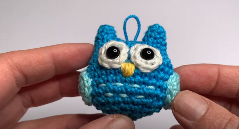 How to crochet - easy Owl Amigurumi keychain tutorial - great for beginners  - English 