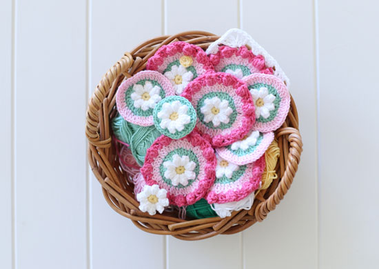 Crochet Daisy Granny Square Pattern