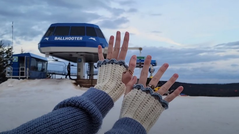 Free crochet fingerless gloves