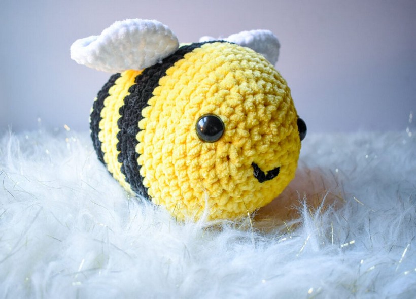 How To Make A Crochet Bee