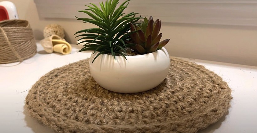 Round Jute Crochet Placemat 