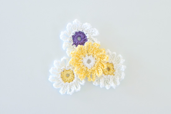 Simple Crochet Lazy Daisy Flower