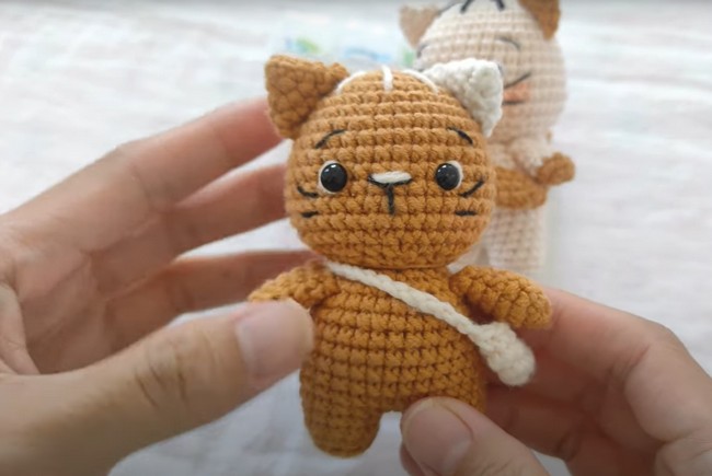 Small Cat Amigurumi Free Pattern