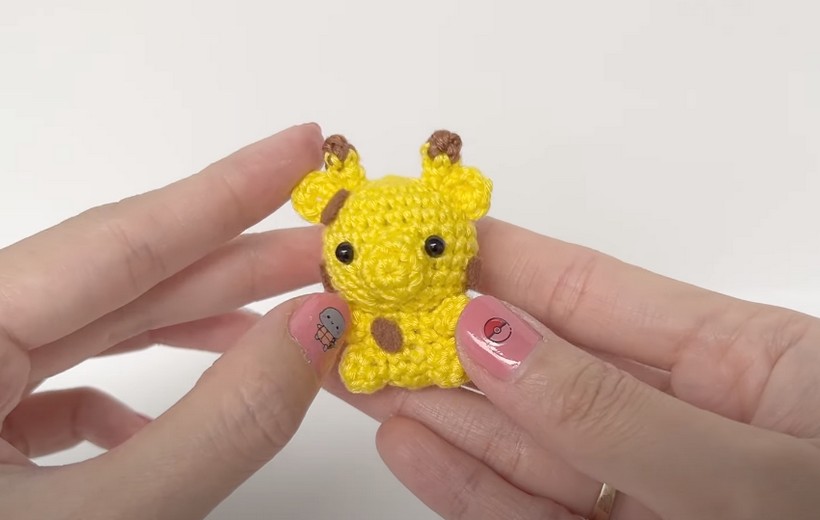 Tiny Giraffe Amigurumi Crochet