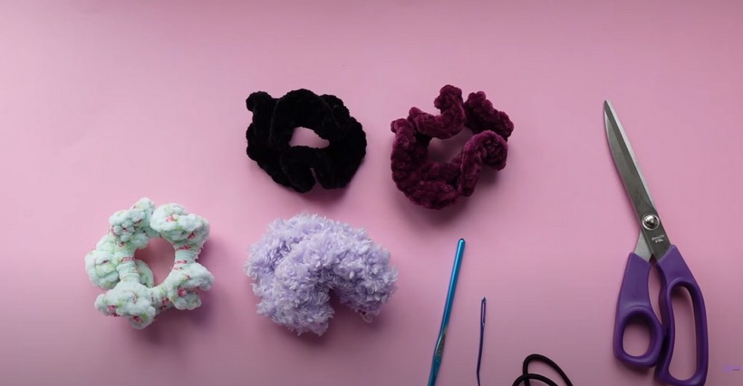 3 Minute Crochet Scrunchie