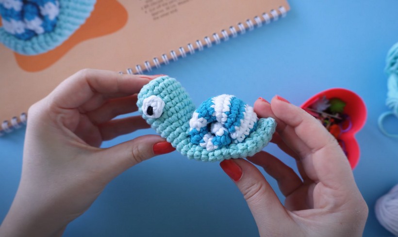 Amigurumi snail