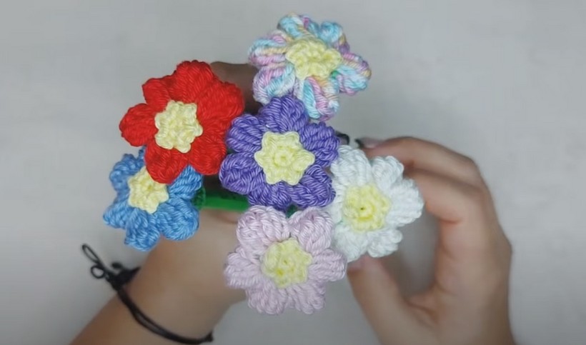 Crochet Flower Pencil Topper