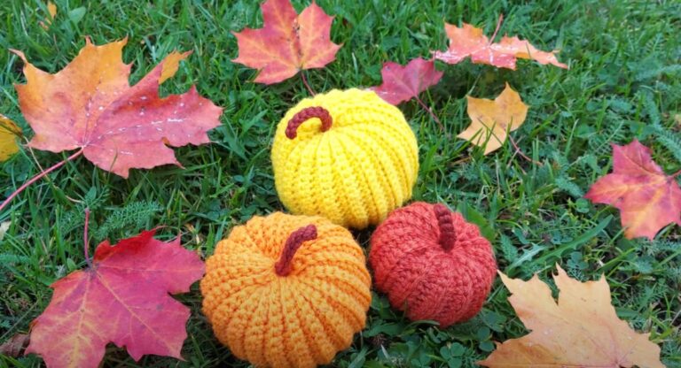15 Crochet Pumpkin Patterns For Halloween Decorations