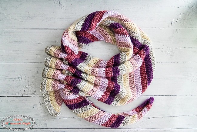 Crochet Ruffled Keyhole Boomerang Scarf Pattern