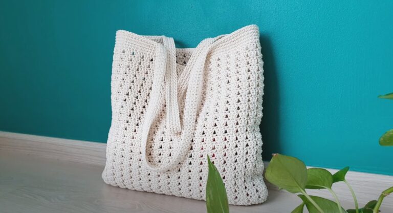 15 Modern Crochet Tote Bag Patterns (Easy Tutorials!)