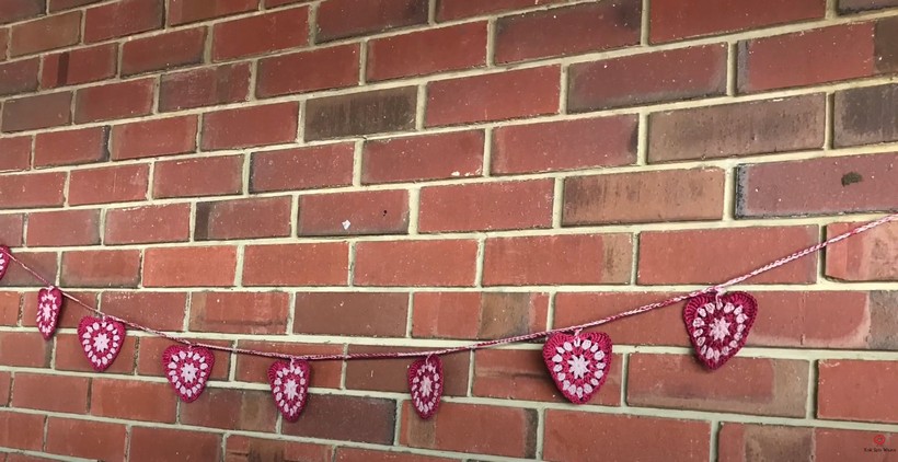 How To Crochet A Sweetheart Bunting