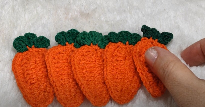 How To Crochet Carrot Apliques