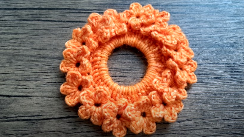 Super Easy Crochet Flower Hair Scrunchies