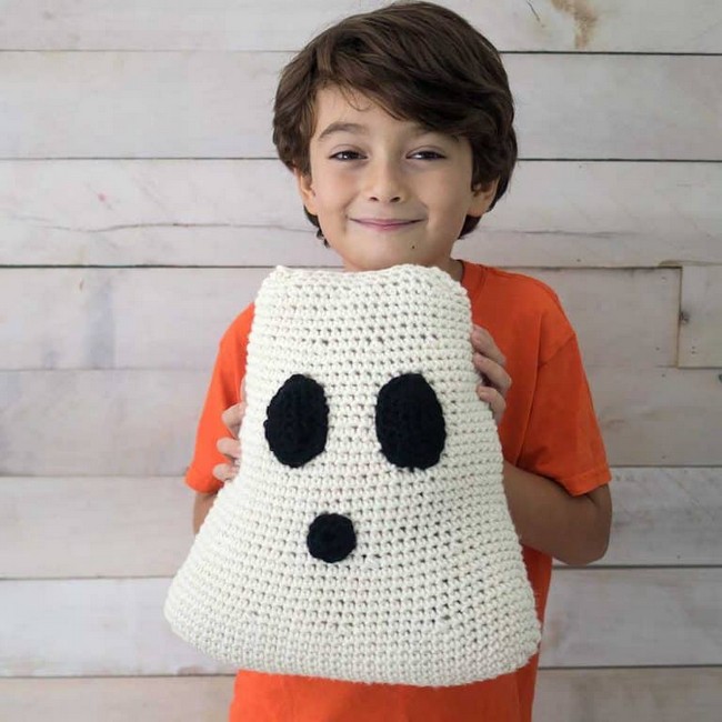 Ghost Pillow Crochet Pattern