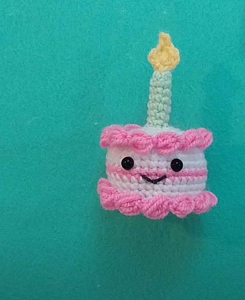 How To Crochet Mini Birthday Cake