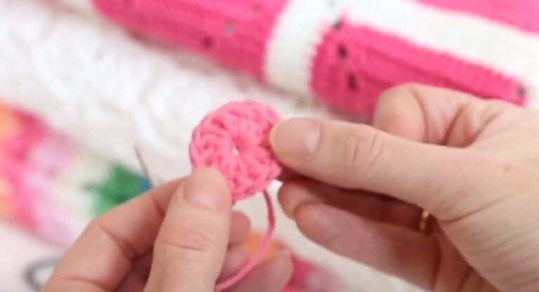 How To Do Invisible Join Crochet With Needle –  Learn In 1 Minute!