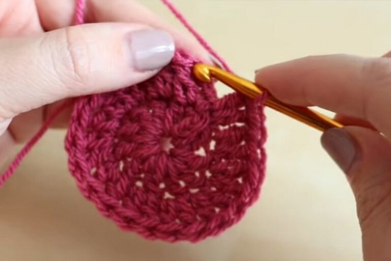 How To Crochet Flat Circles With Double Crochet Stitch