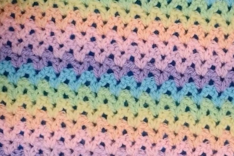 crochet V-stitch tutorial feature image