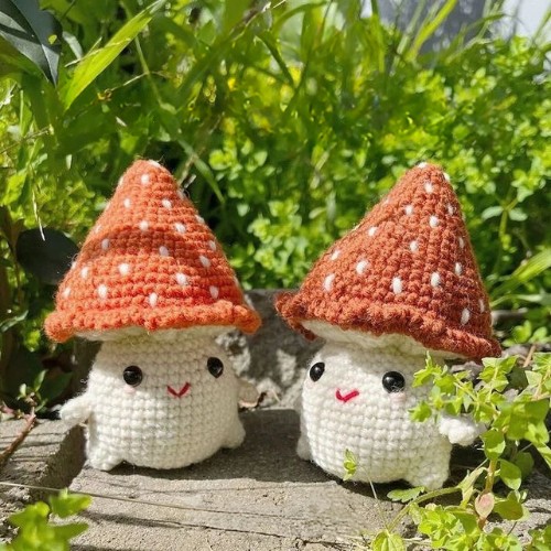 How to Crochet Mushroom Amigurumi For Garden Decor
