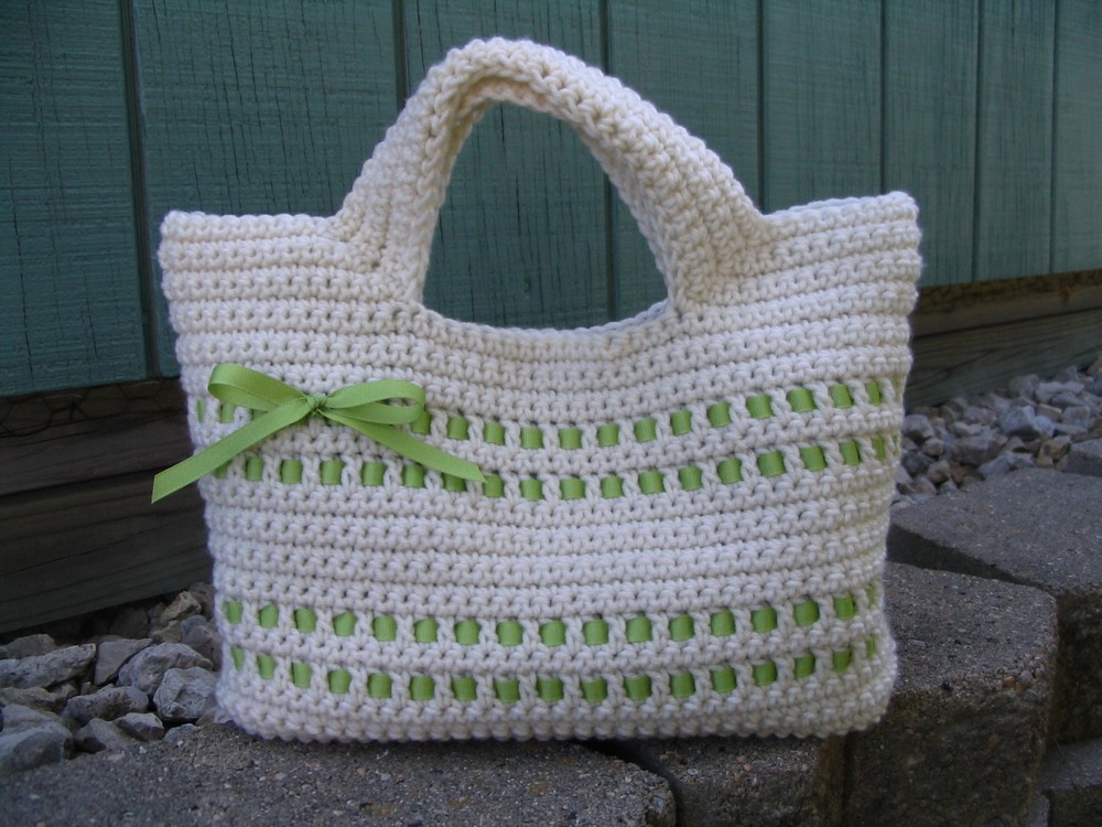 Crochet Beribboned Starling Handbag