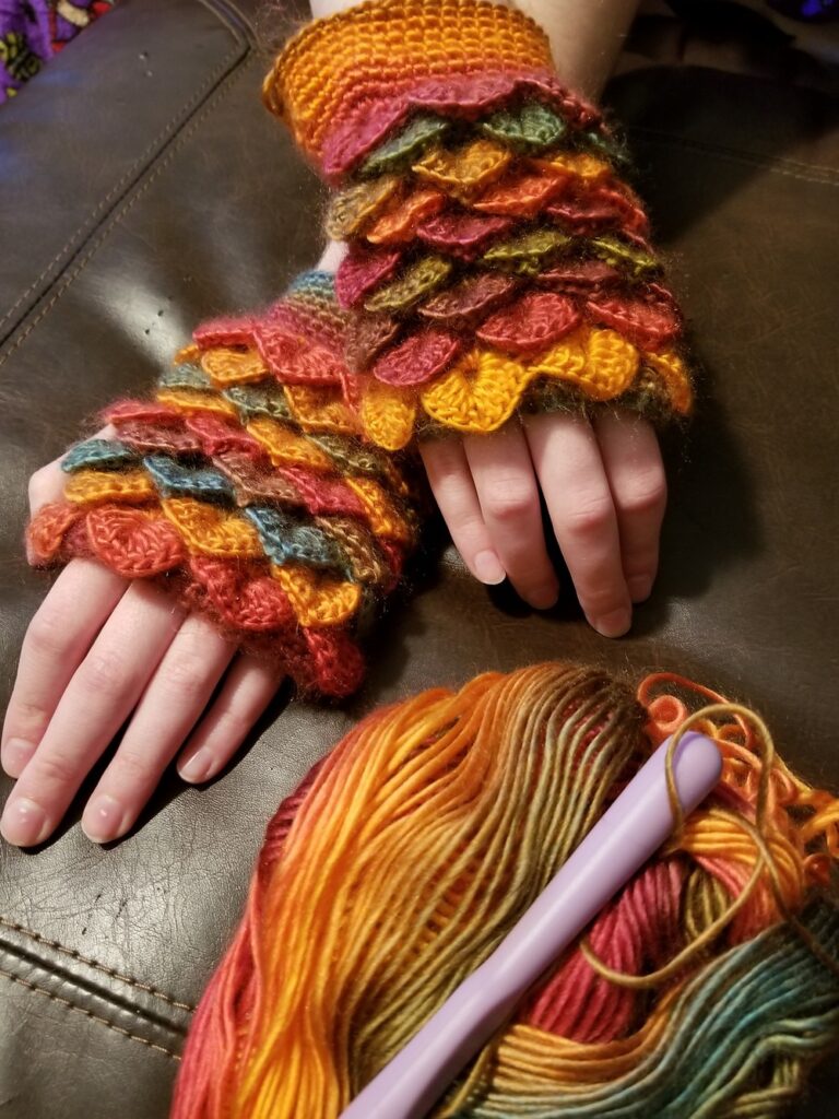 Dragon Scale Fingerless Gloves Pattern