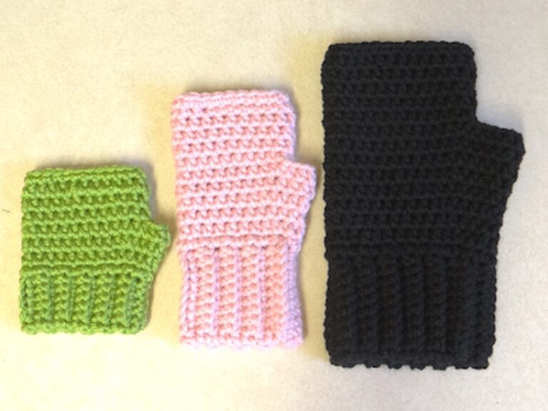 Simple Fingerless Gloves Pattern For Every Hand Size
