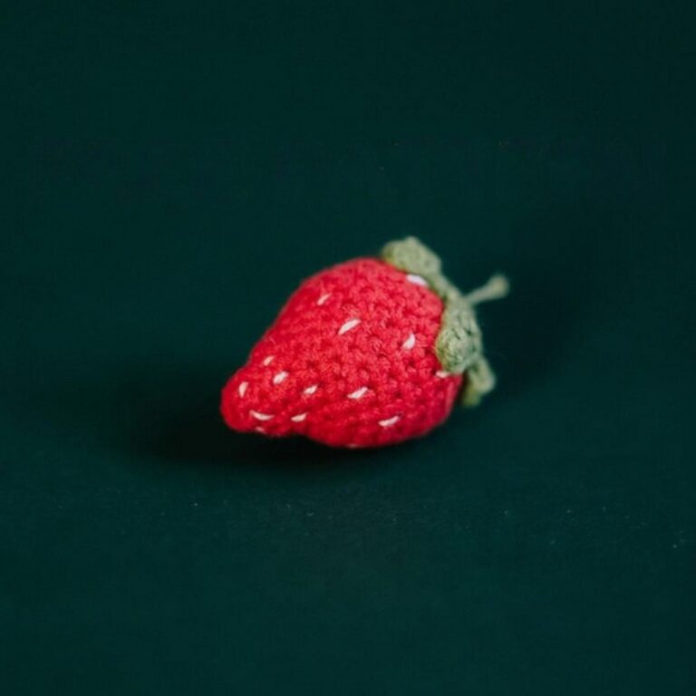 Cute Crochet Strawberry Amigurumi Pattern