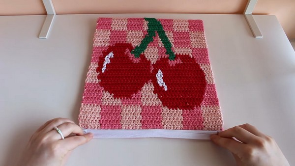 15 Free Crochet Tapestry Patterns (Video Guides)