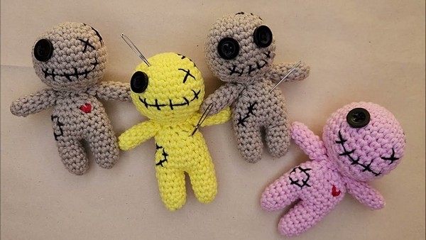 21 Free Crochet Halloween Video Patterns (Decor, Amigurumi and More)