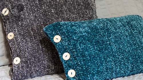 13 Quick & Easy Crochet Velvet Yarn Projects & Patterns