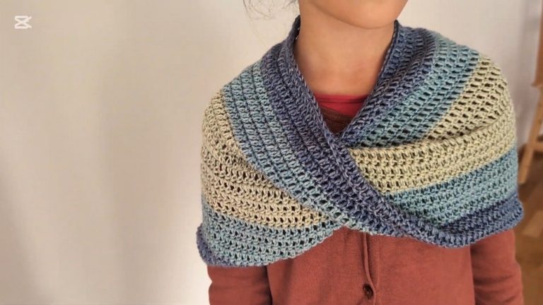 Infinity Crochet Moebius Strip Scarf for Winter