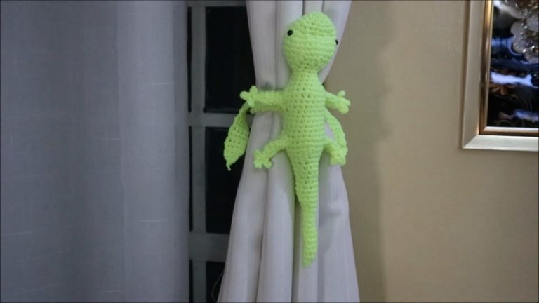 How to Crochet Lizard Curtain Tieback for Beginners