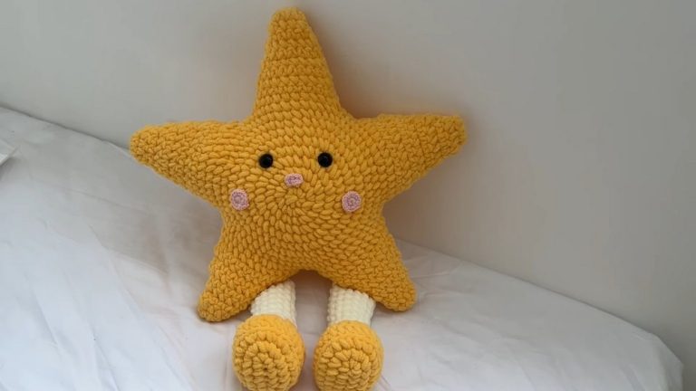 FREE PATTERN How to Crochet Plush Star Cushion With Legs