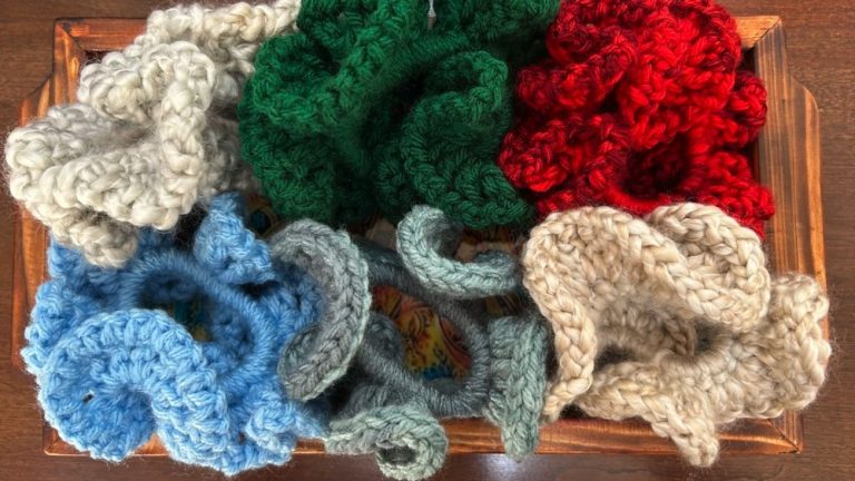 How to Crochet a Scrunchie for Beginners