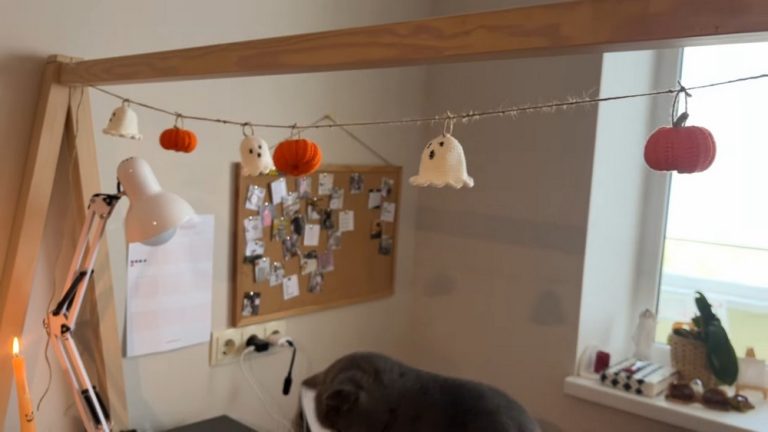 How to Crochet Halloween Garland for Home Decor