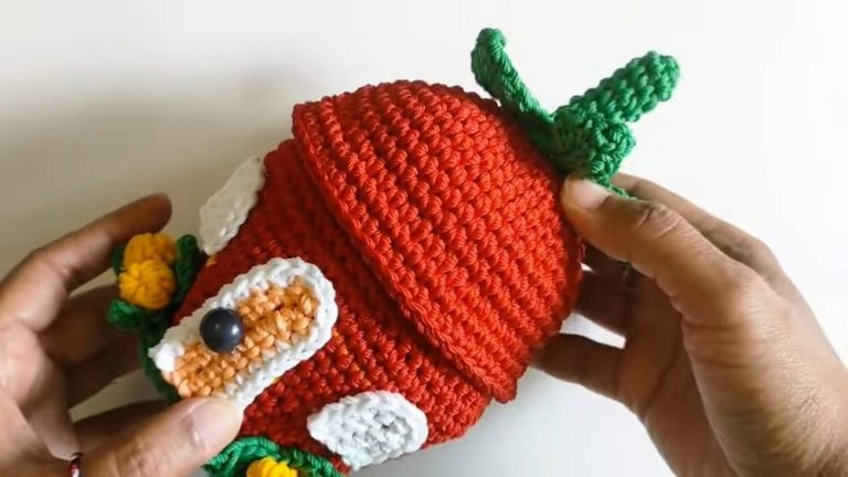 How to Crochet Sewing Thread Holder And Pin Cushion