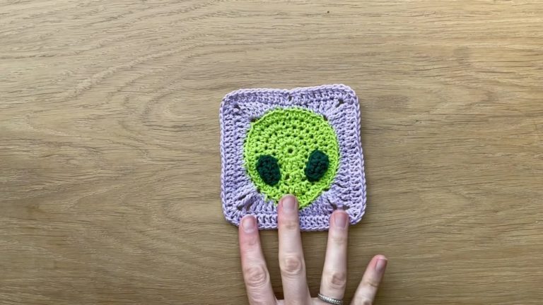 How to Crochet Alien Square Tutorial for Beginners