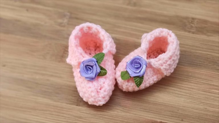 How To Make Crochet Baby Booties for Baby Showers