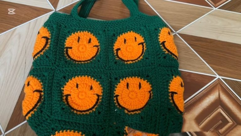 How to Crochet A Smiley Face Tote Bag for Beginners